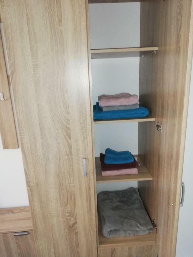Rooms Jelena Zrenjanin Bagian luar foto